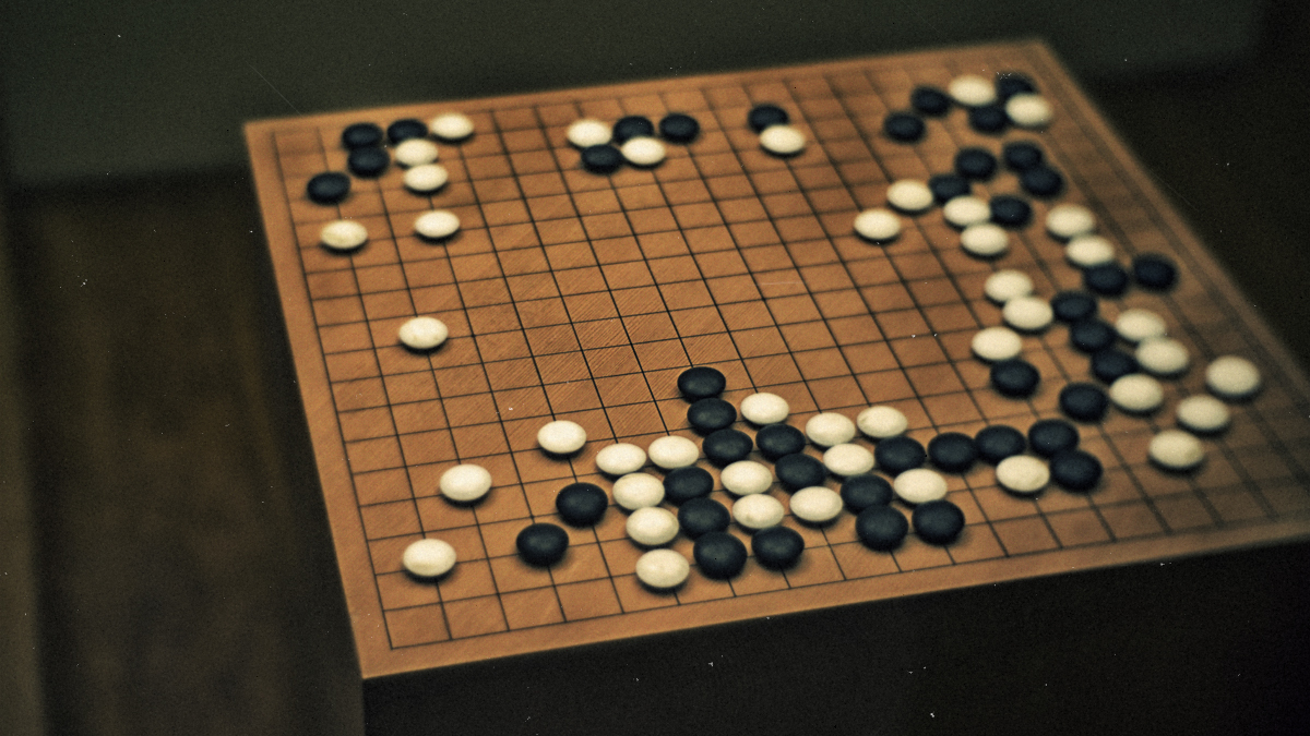 中国テンセントのAI、「ハンデあり」のトップ棋士を破る